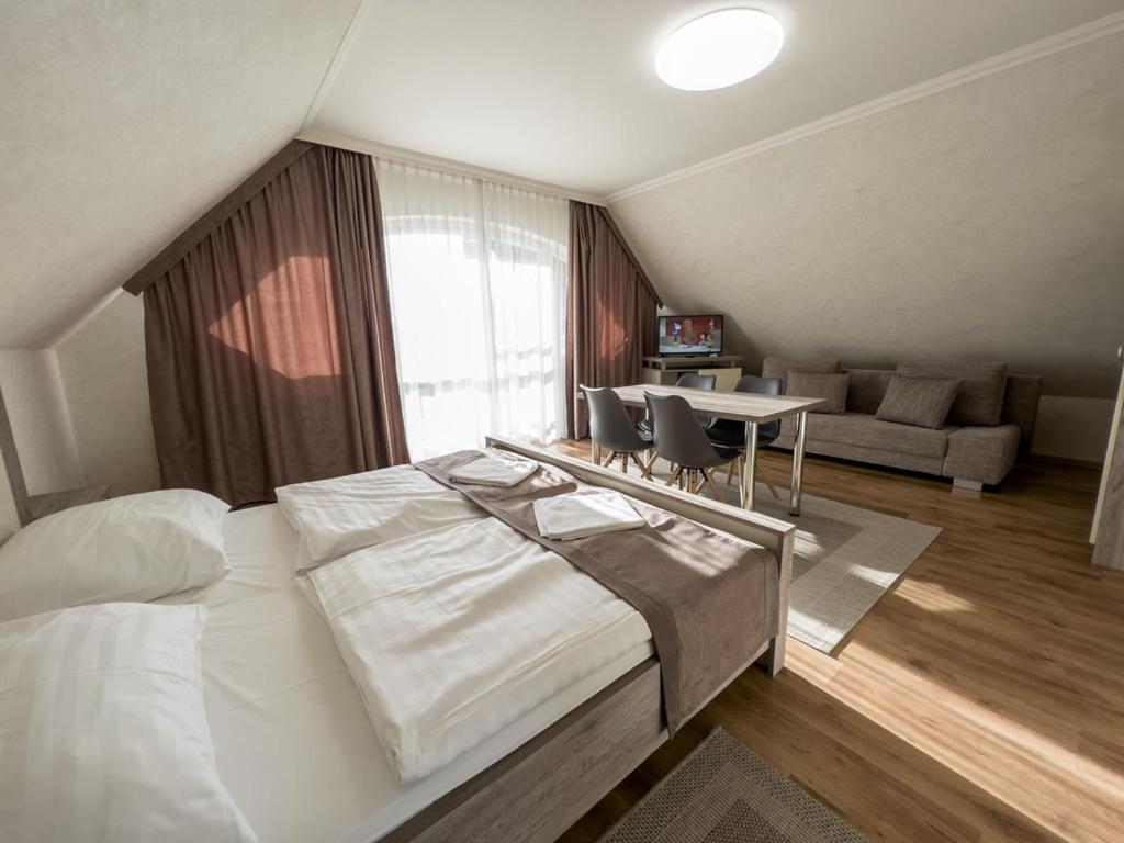 Hotel Járja Panzió Hajdúszoboszló Exterior foto